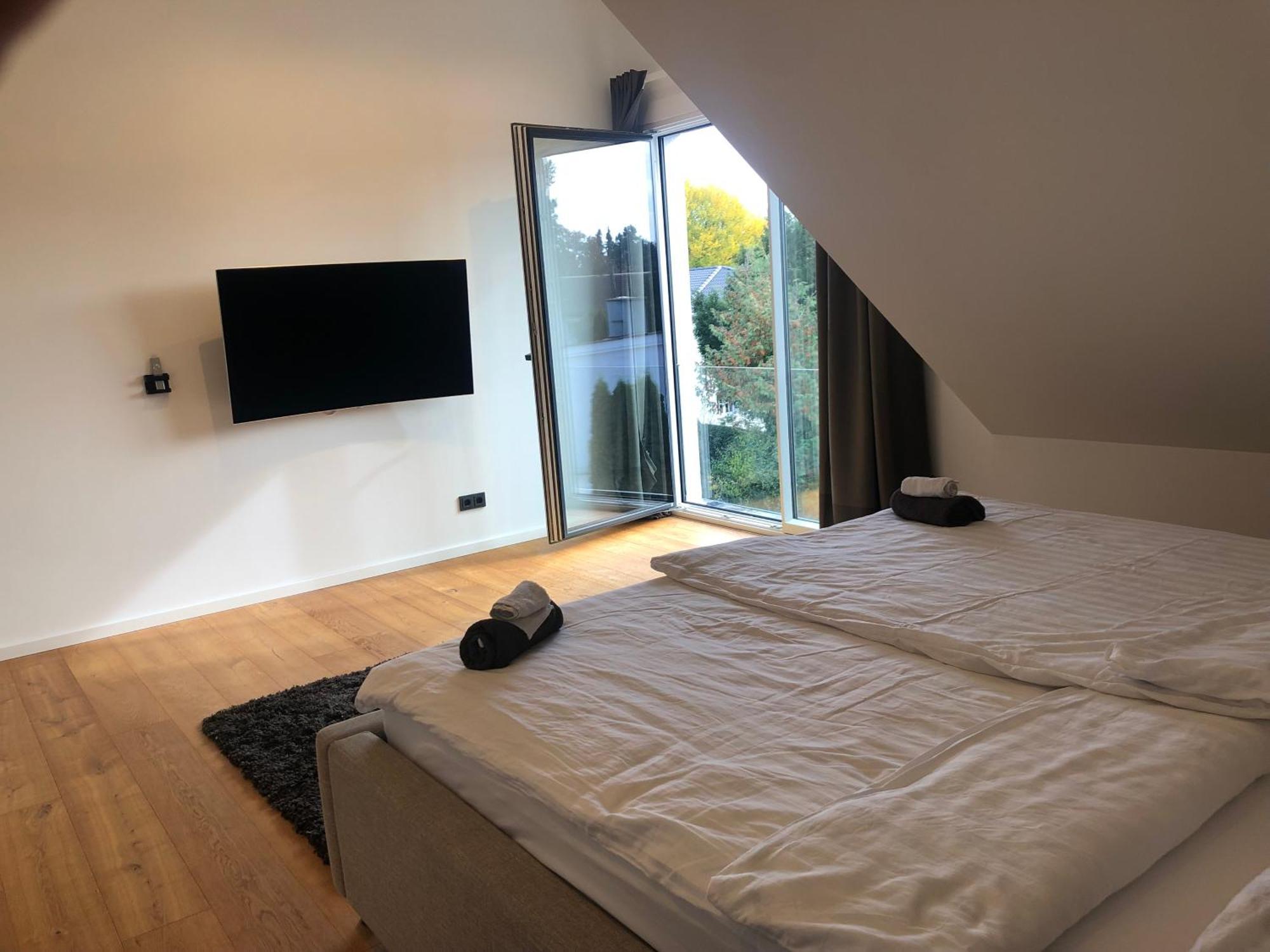 Villa Outstanding 9 Bedroom With Pool In *